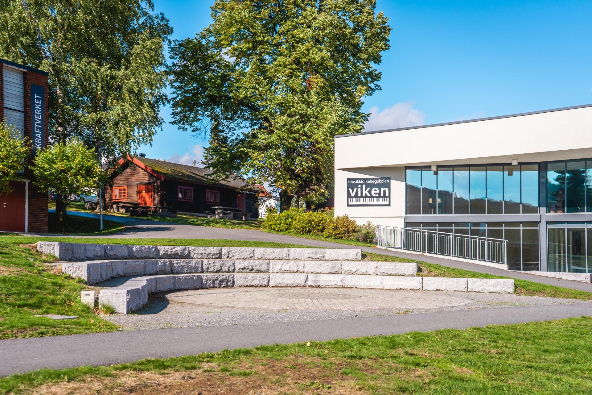 Uteamfiet, Skaperverket og hytta på Musikkfolkehøgskolen Viken