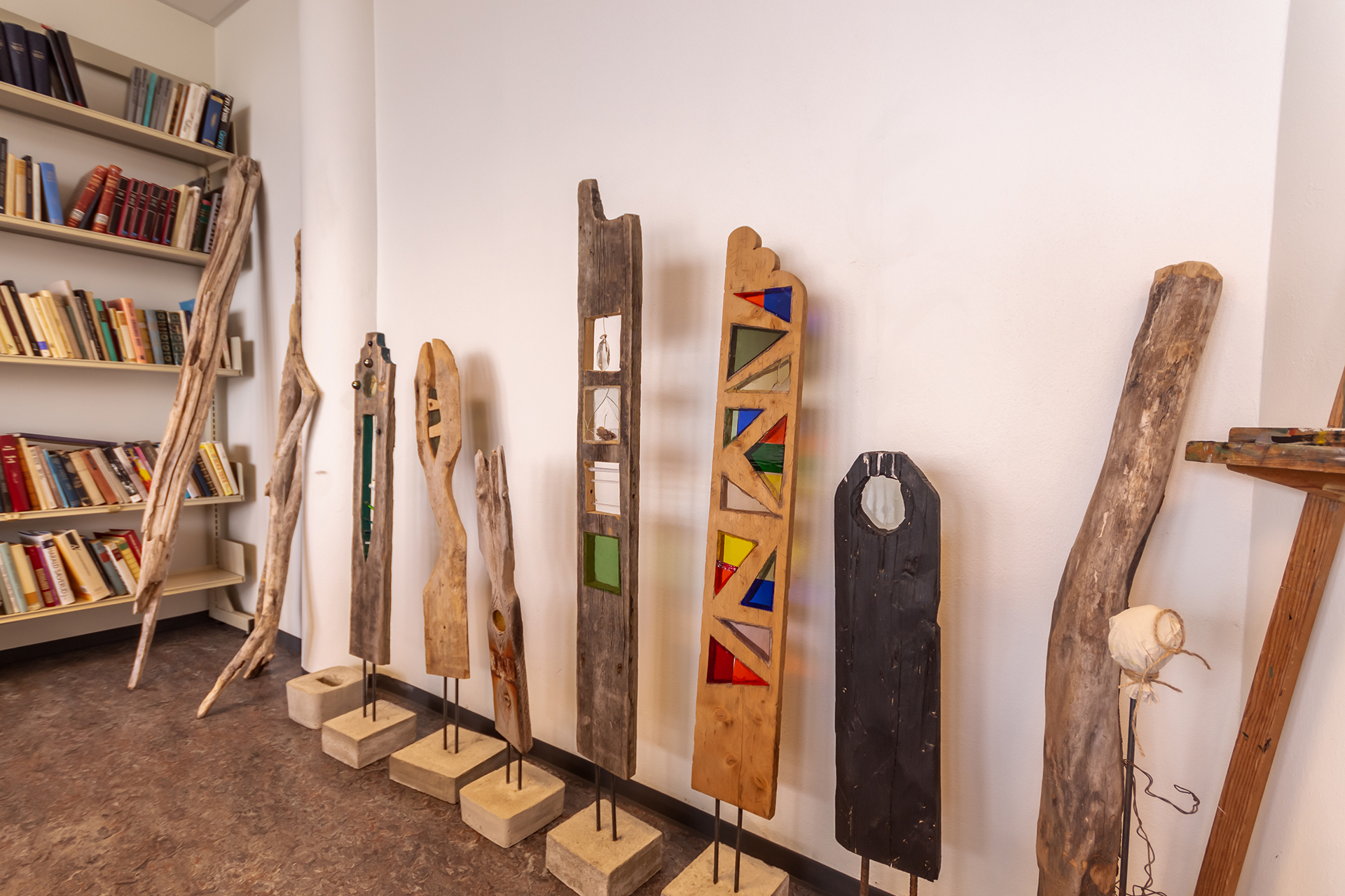 Kunstverk utstilt på kunstrommet på Musikkfolkehøgskolen Viken