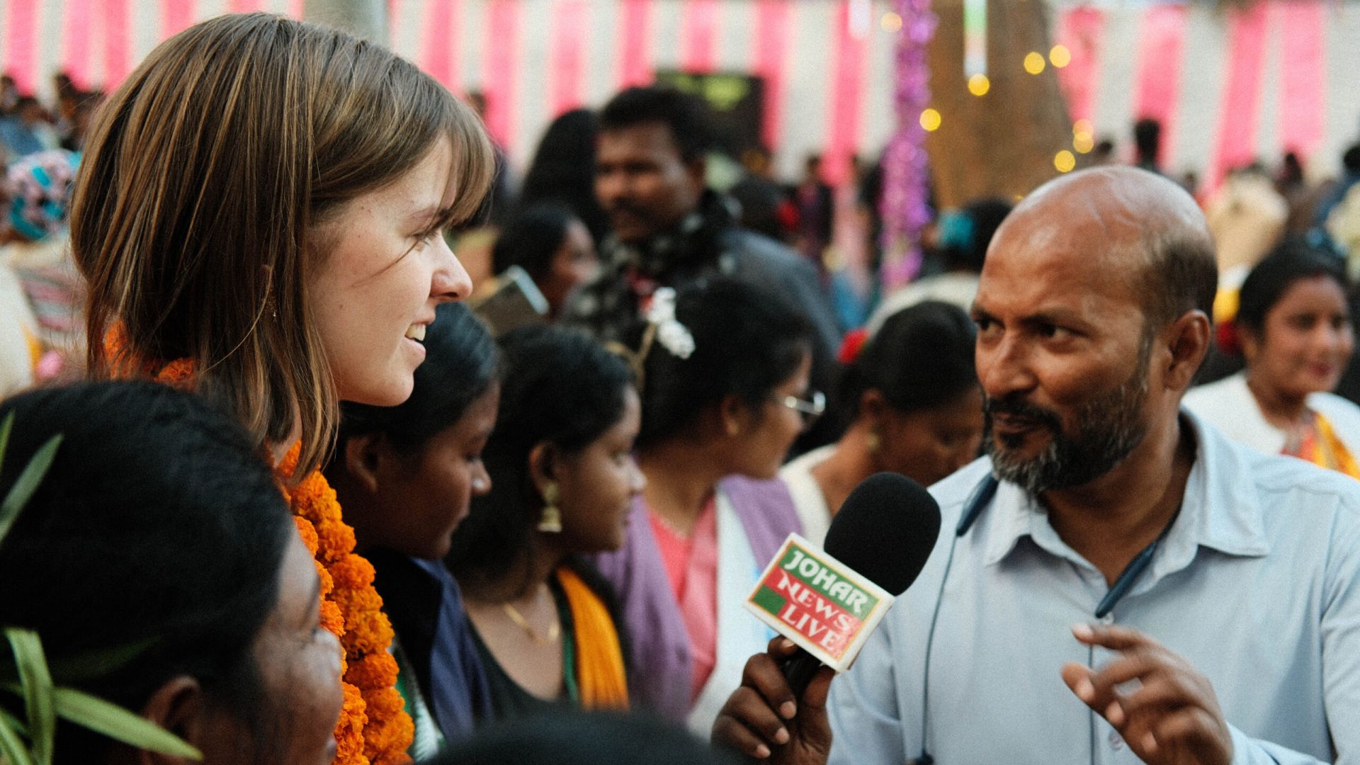 Vikenelev intervjues av Indisk tv