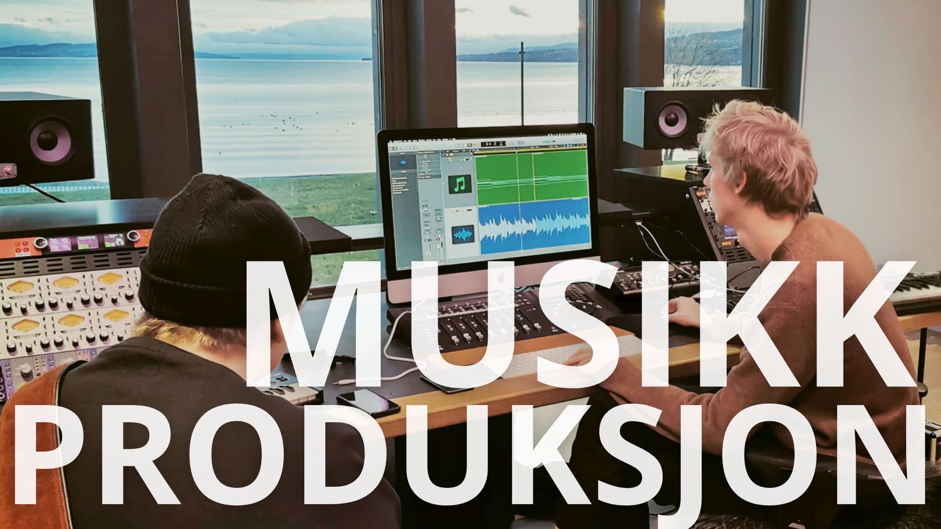 Musikkproduksjon forsidebilde med tekst oppå
